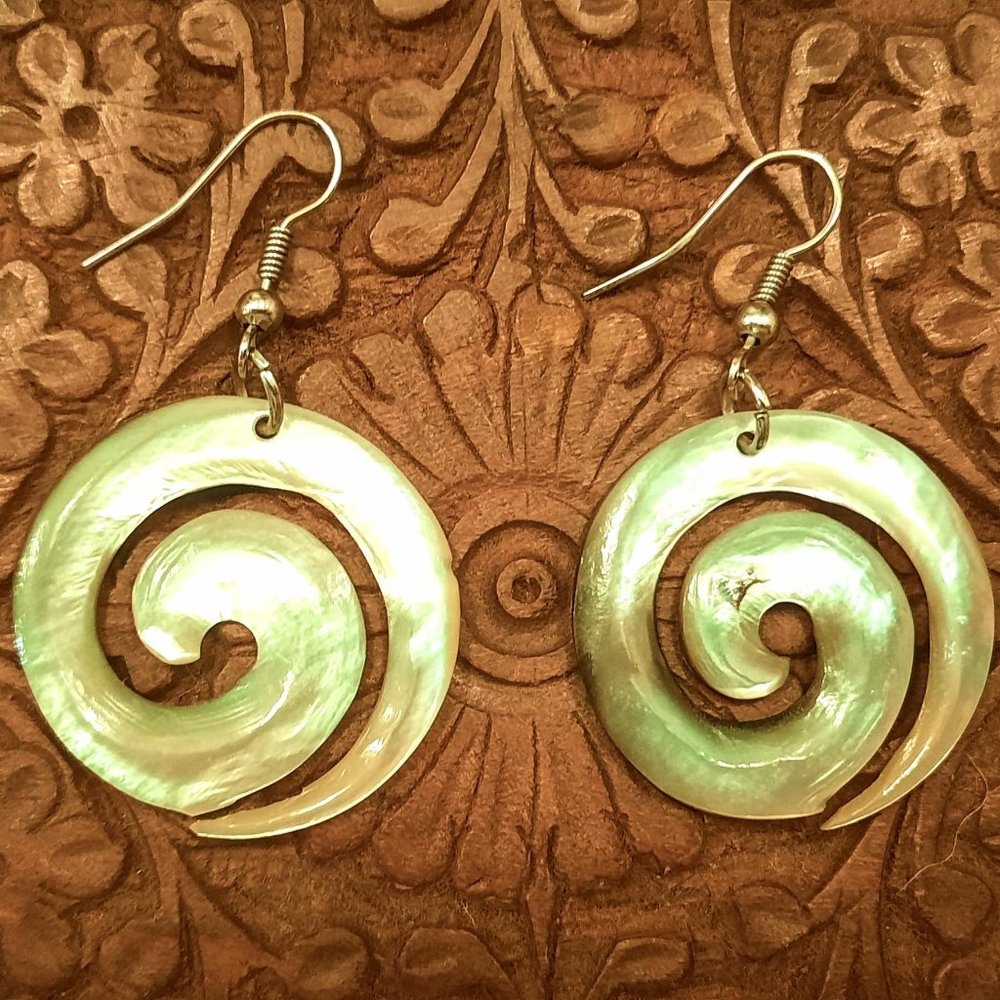 🎁  ☆BOGO 1/2 off☆ Shell Dangle earrings